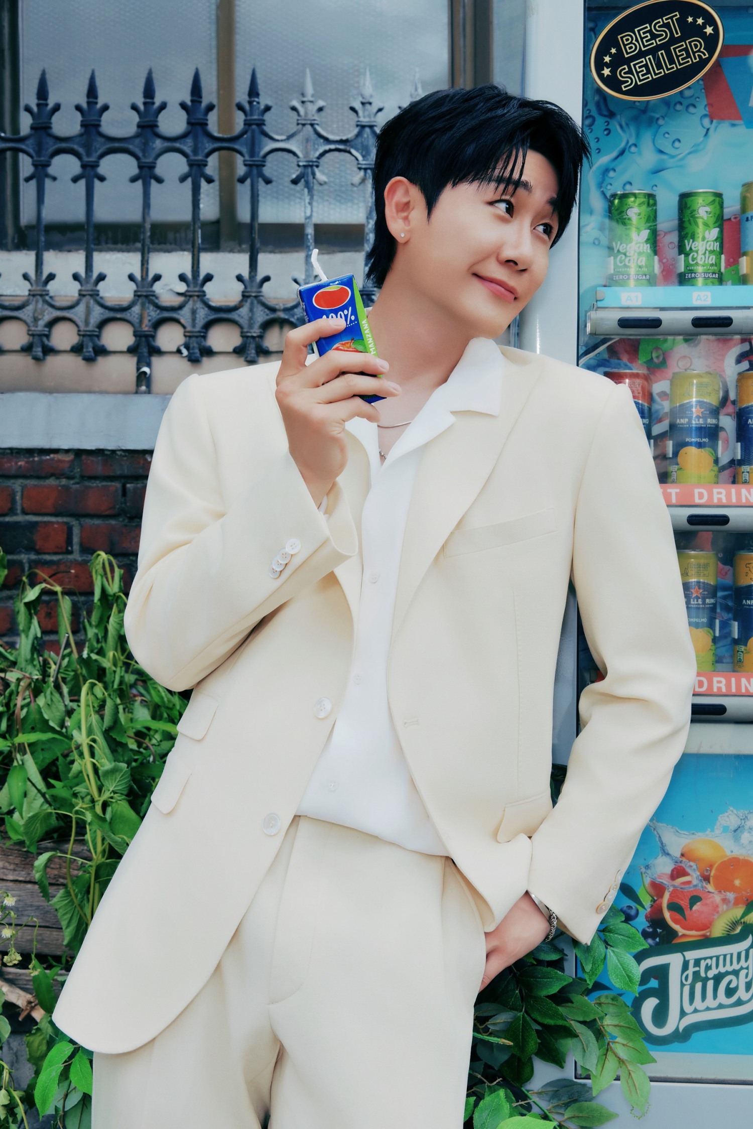 영탁, 새 싱글 ‘주시고’ 첫 콘셉트 포토 공개…청량 한가득 비주얼