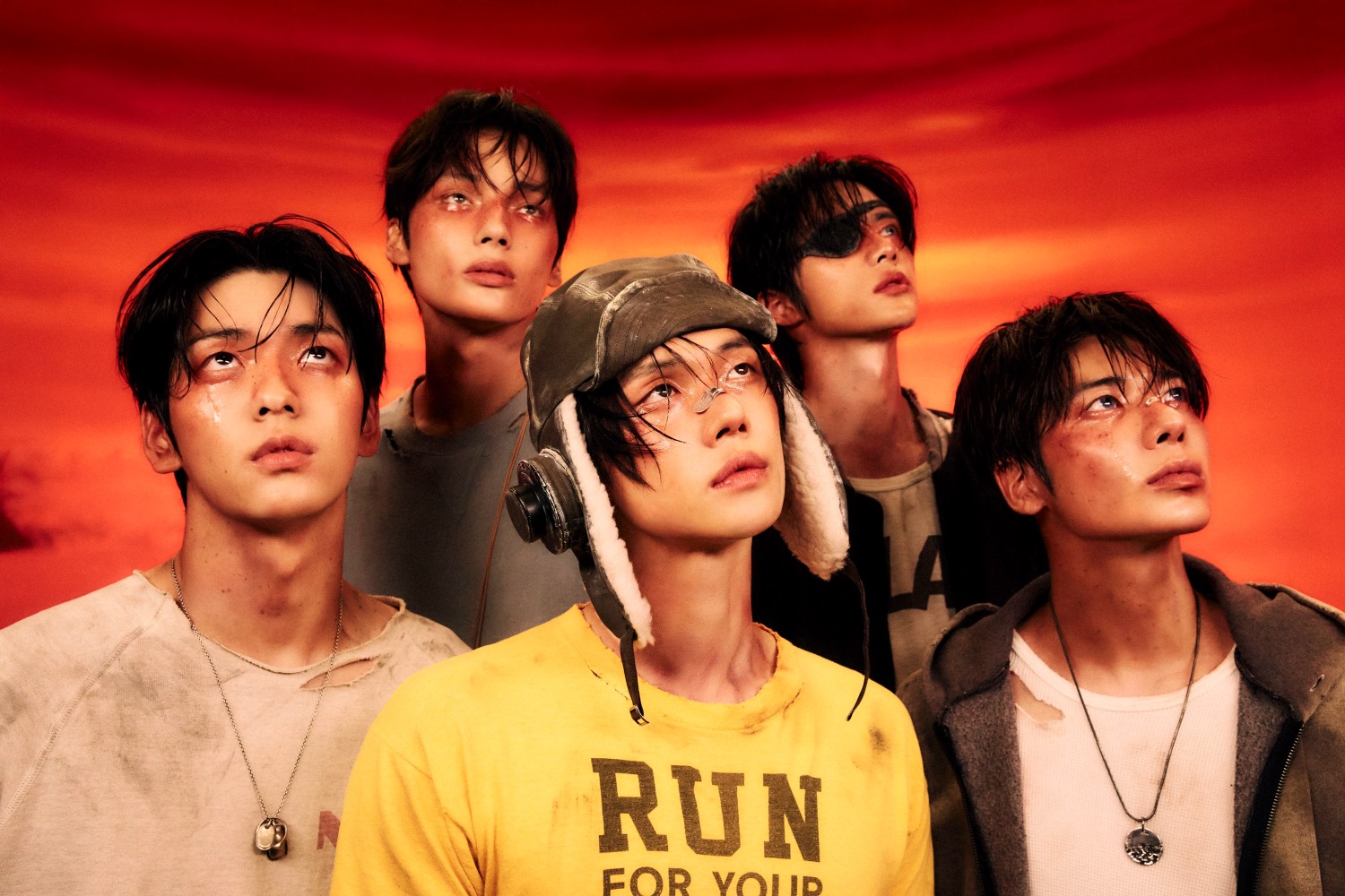 투모로우바이투게더, 정규 4집 첫 콘셉트 포토 공개…강렬한 비주얼로 카타르시스 선사