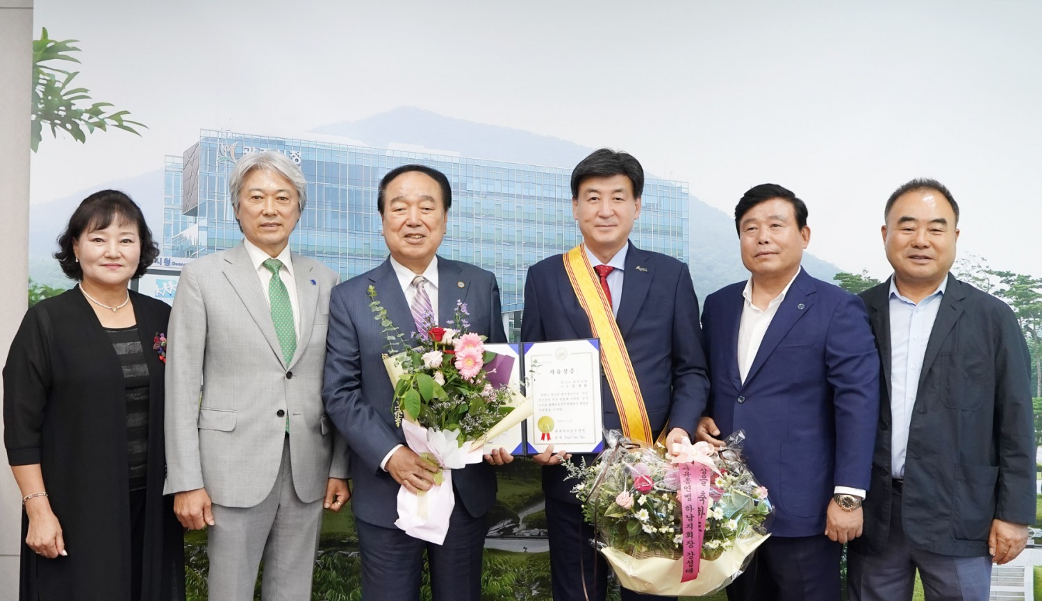 방세환 광주시장, 세계자유민주연맹 자유장 수상