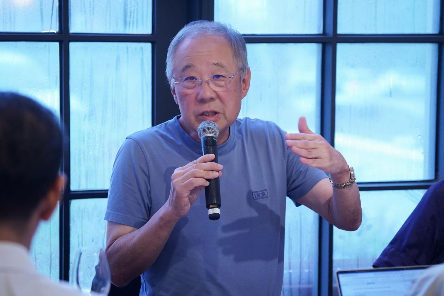 류진 한경협 회장이 18일 제주 서귀포시 모처에서 열린 출입기자 간담회에서 발언하고 있다. 사진: 한경협 제공