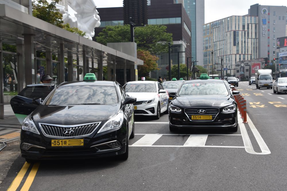 천안시, 고령 택시 운전자 '인공지능형 페달 오조작 방지장치' 지원