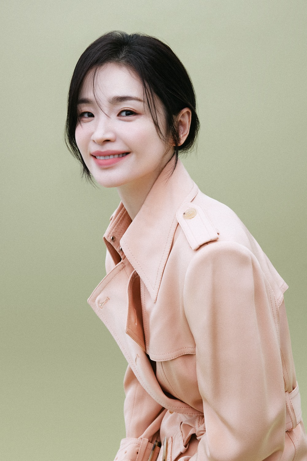 전미도, 다채로운 매력 담은 새 프로필 사진 공개