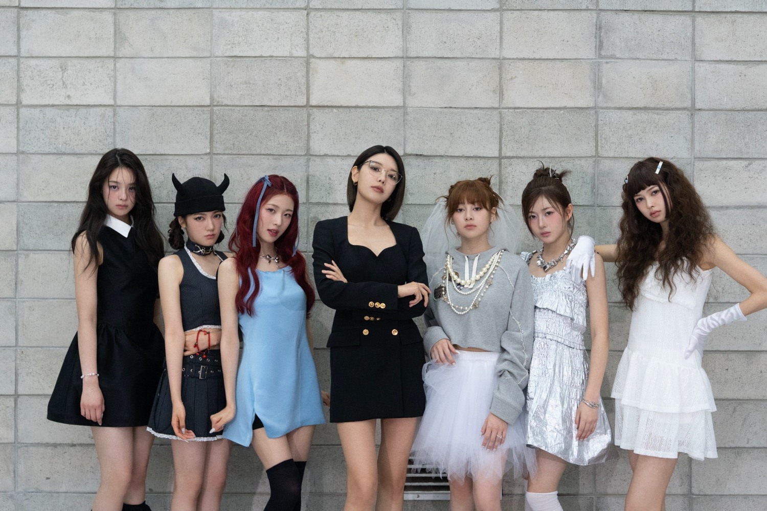 앳하트, 데뷔곡 ‘Plot Twist’ 뮤비 티저 공개…소녀시대 수영 지원사격