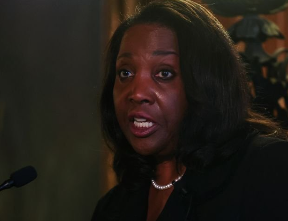 (상보) 연준 쿡 “고용 우려...일련의 지표들 경제 전환점 보여주는 것일 수도”