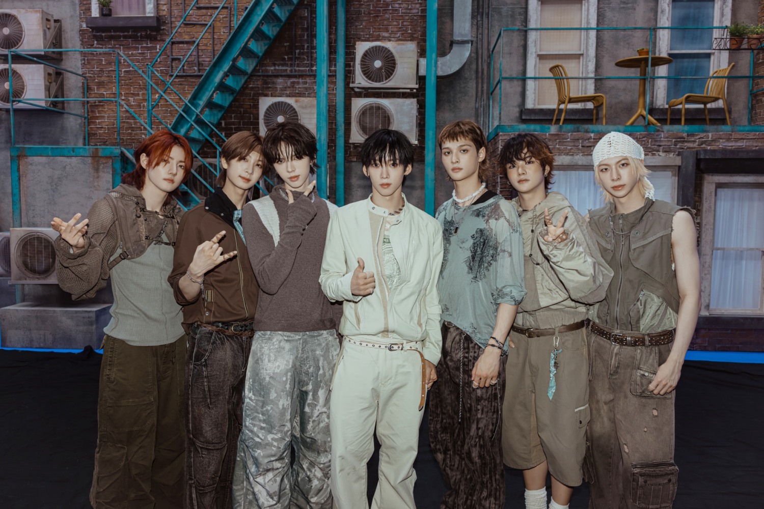 앰퍼샌드원, 오늘(14일) ‘엠카’서 ‘그게 그거지 (That’s That)’ 첫 음악방송 무대 공개