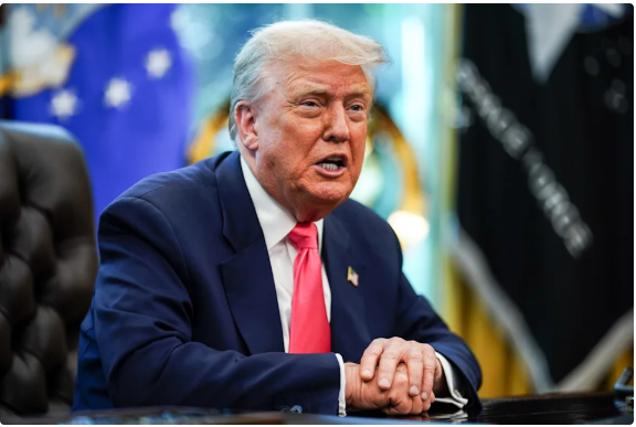 (상보) 트럼프 “반도체 관세, 최고 300%로 오를 수도...2주내 발표”