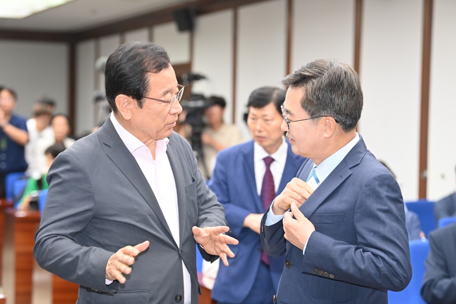이현재 하남시장 “캠프콜번, 규제 풀고 지원해야"