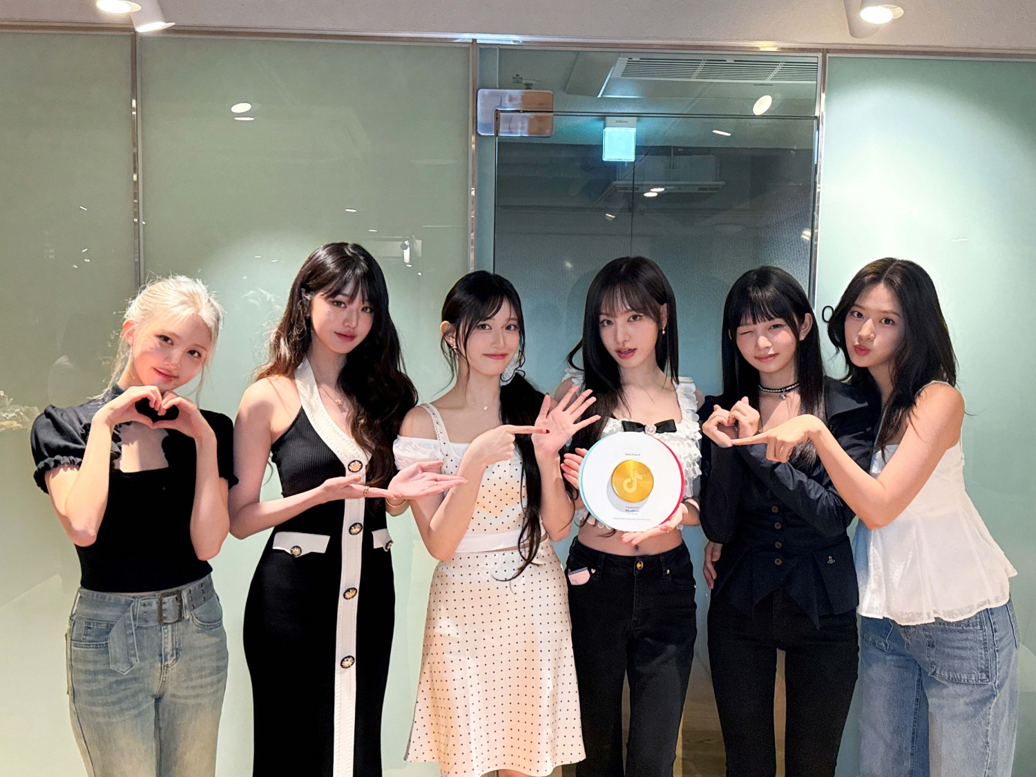 아이브, 틱톡 팔로워 1천만 돌파…막강한 글로벌 파워 입증