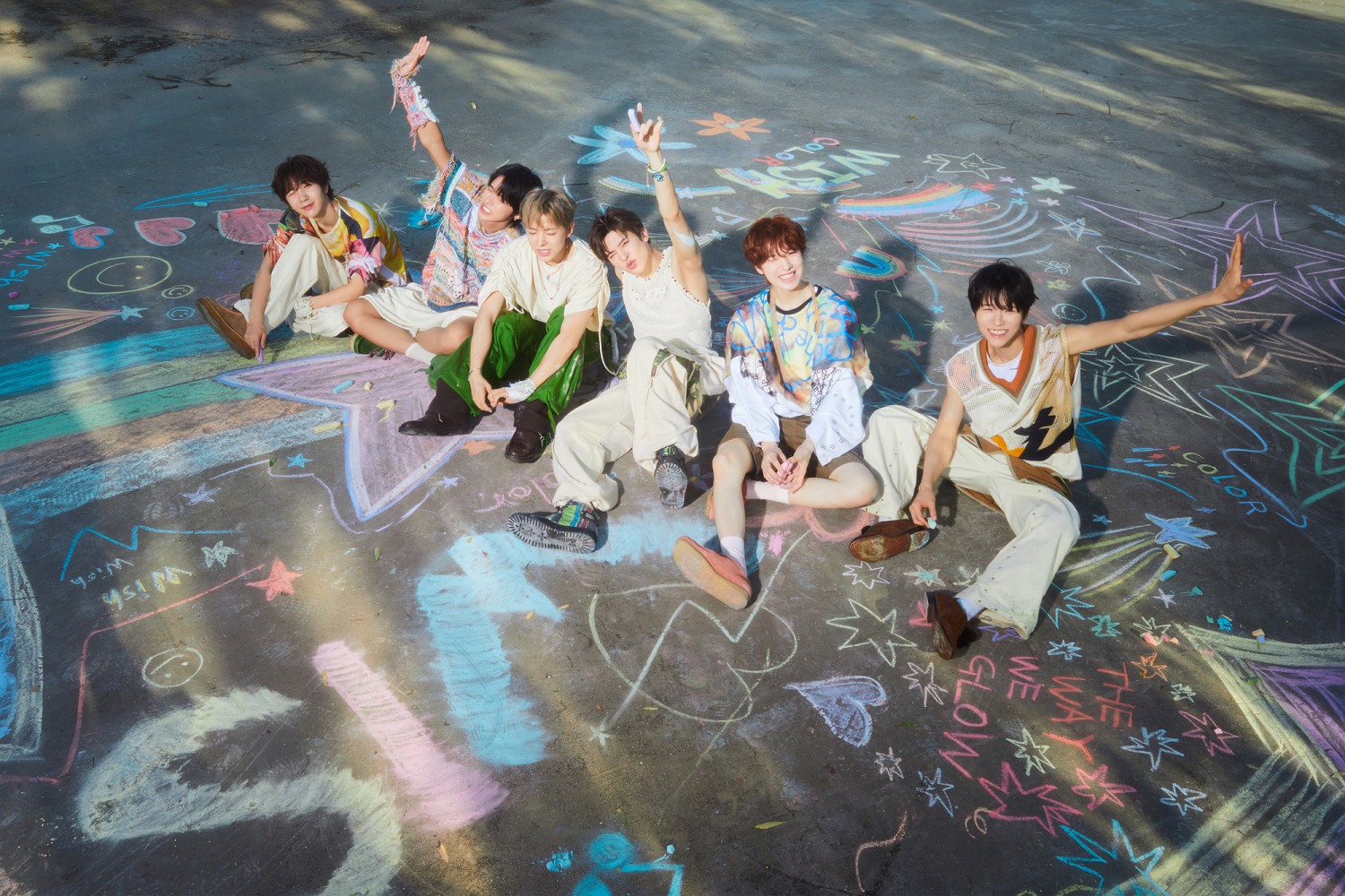 NCT WISH ‘COLOR’, 청량 에너지로 무대 채운다…‘직관적인 포인트 안무+힙한 무드’