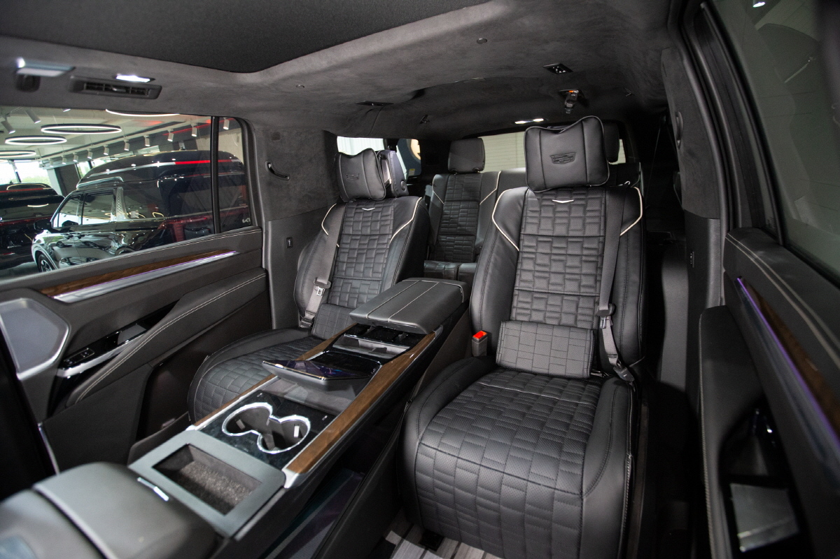 LM, 에스컬레이드 전용 리무진 패키지 출시… 셀럽·자산가 수요 반영한 실내 설계