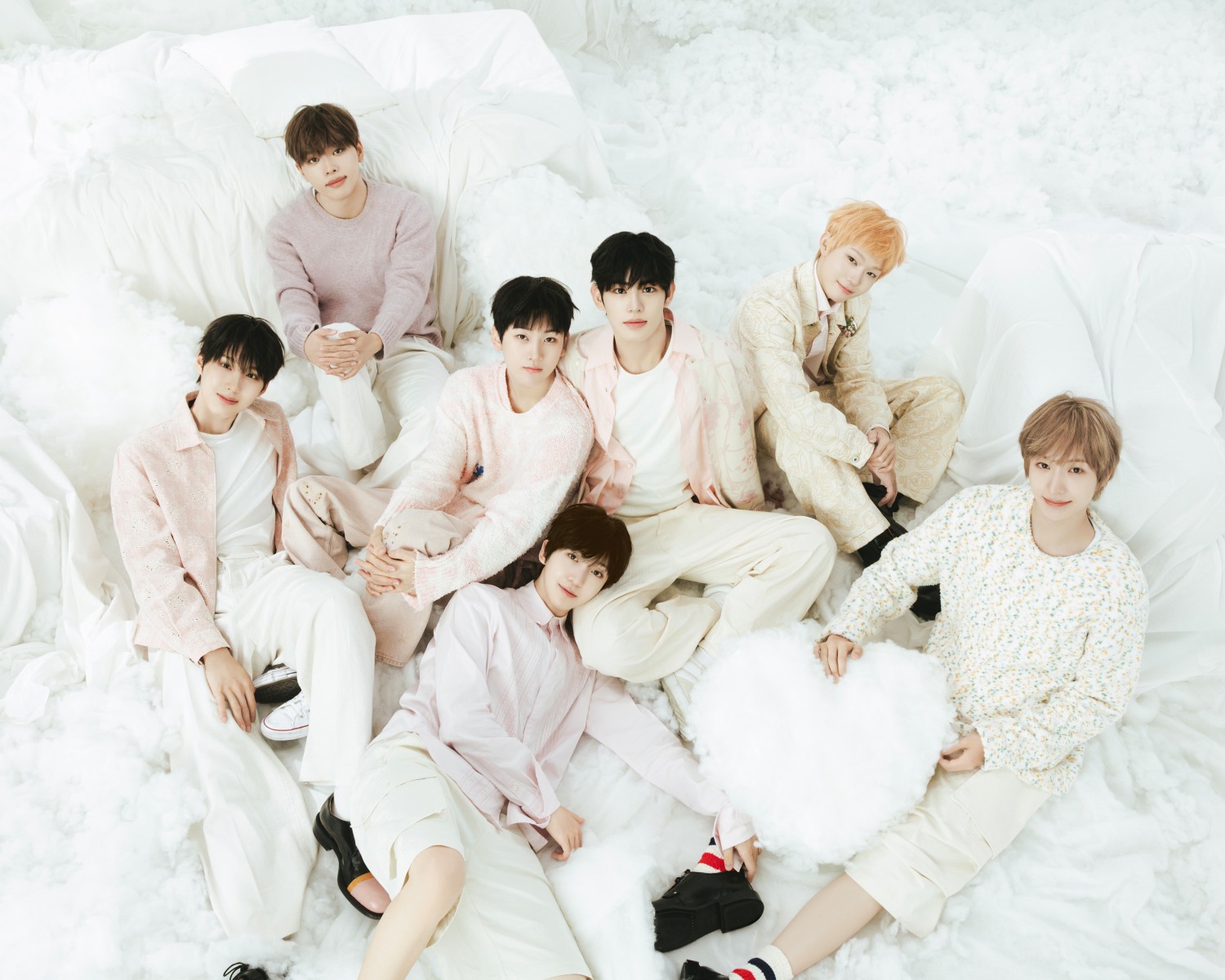 킥플립, 미니 3집 콘셉트 티저 최초 공개…일곱 멤버의 사랑스러운 매력