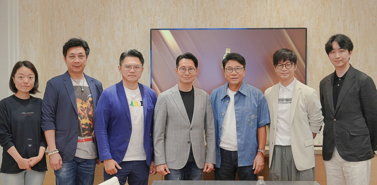 (▲왼쪽부터 TME 도라 실장, 마이클 쩡 총경리, 차이 춘 판 부사장, 커션 팡 회장, A2O엔터테인먼트이수만 Key Producer & Visionary Leader, 음저협 박학기 부회장, 황선철 사무총장 /사진= 음저협 제공)