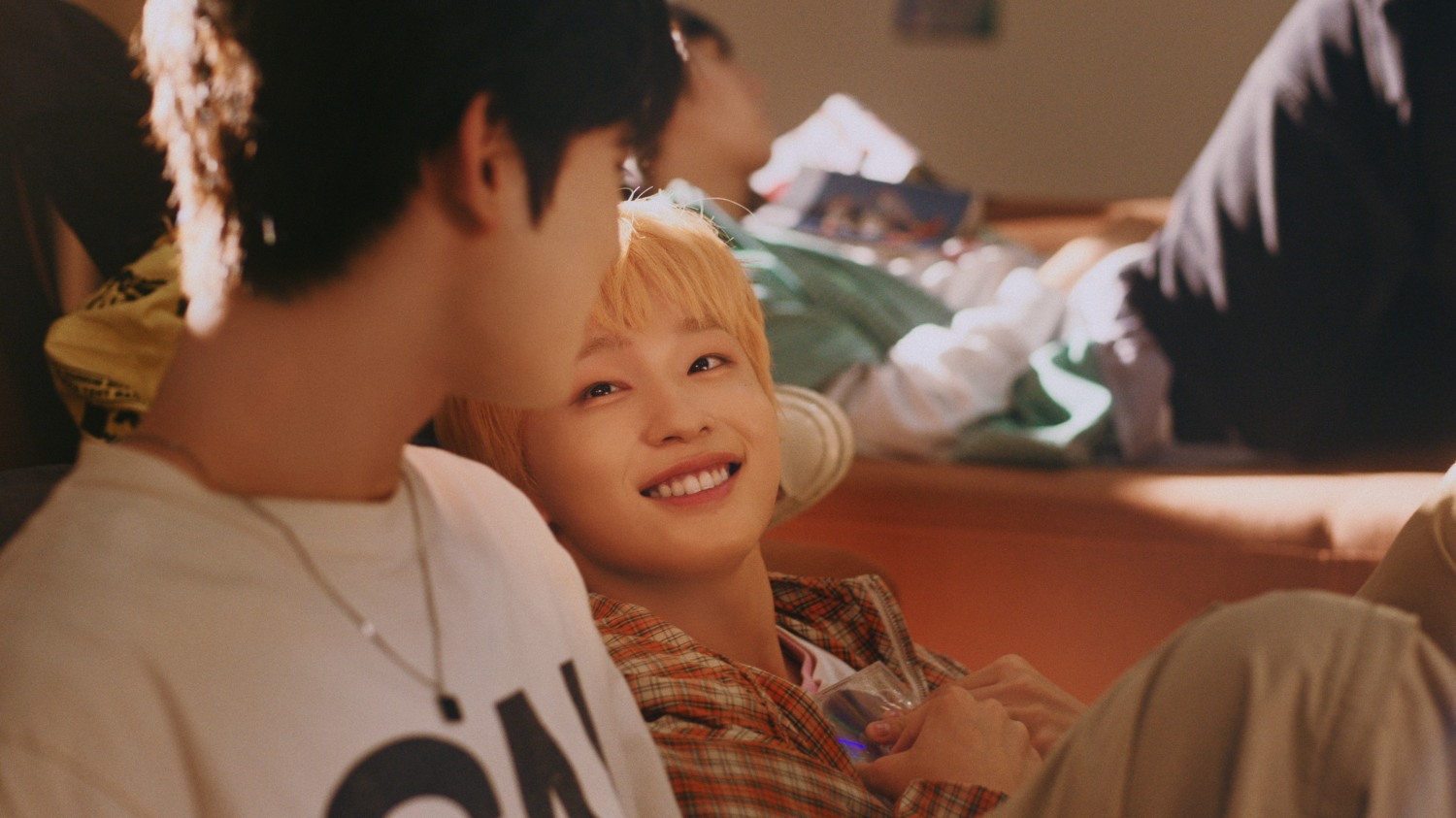 킥플립, 타이틀곡 '처음 불러보는 노래' 뮤비 티저 첫 공개…풀버전 기대감 UP