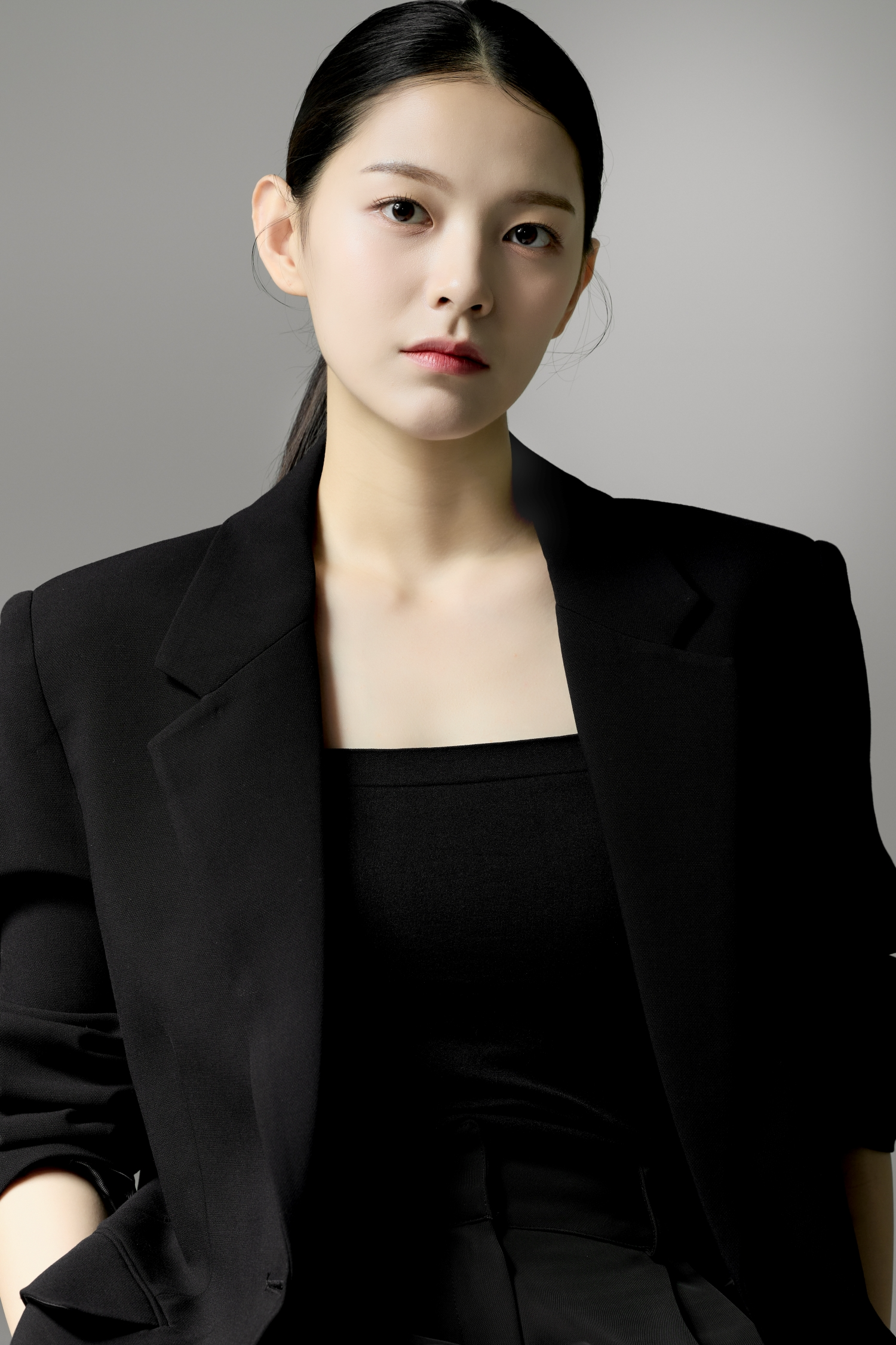 신예 차지안, 씨엘엔컴퍼니와 전속계약 체결…고경표X류덕환X김미경 등과 한솥밥