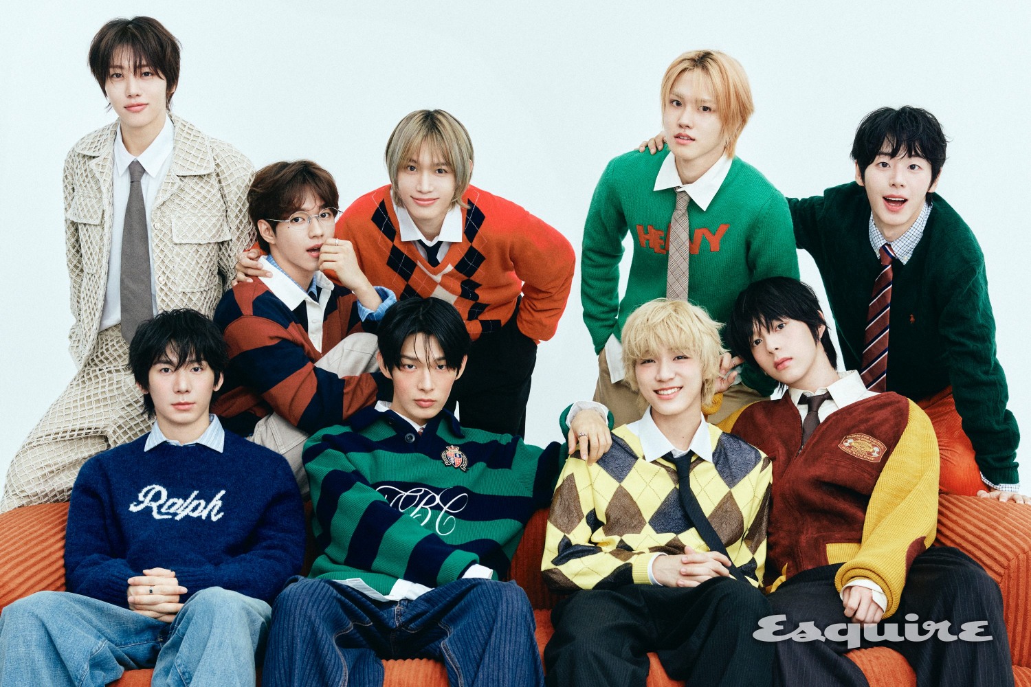 아홉(AHOF), 패션계도 접수⋯하이틴 감성 품은 프레피룩 완벽 소화