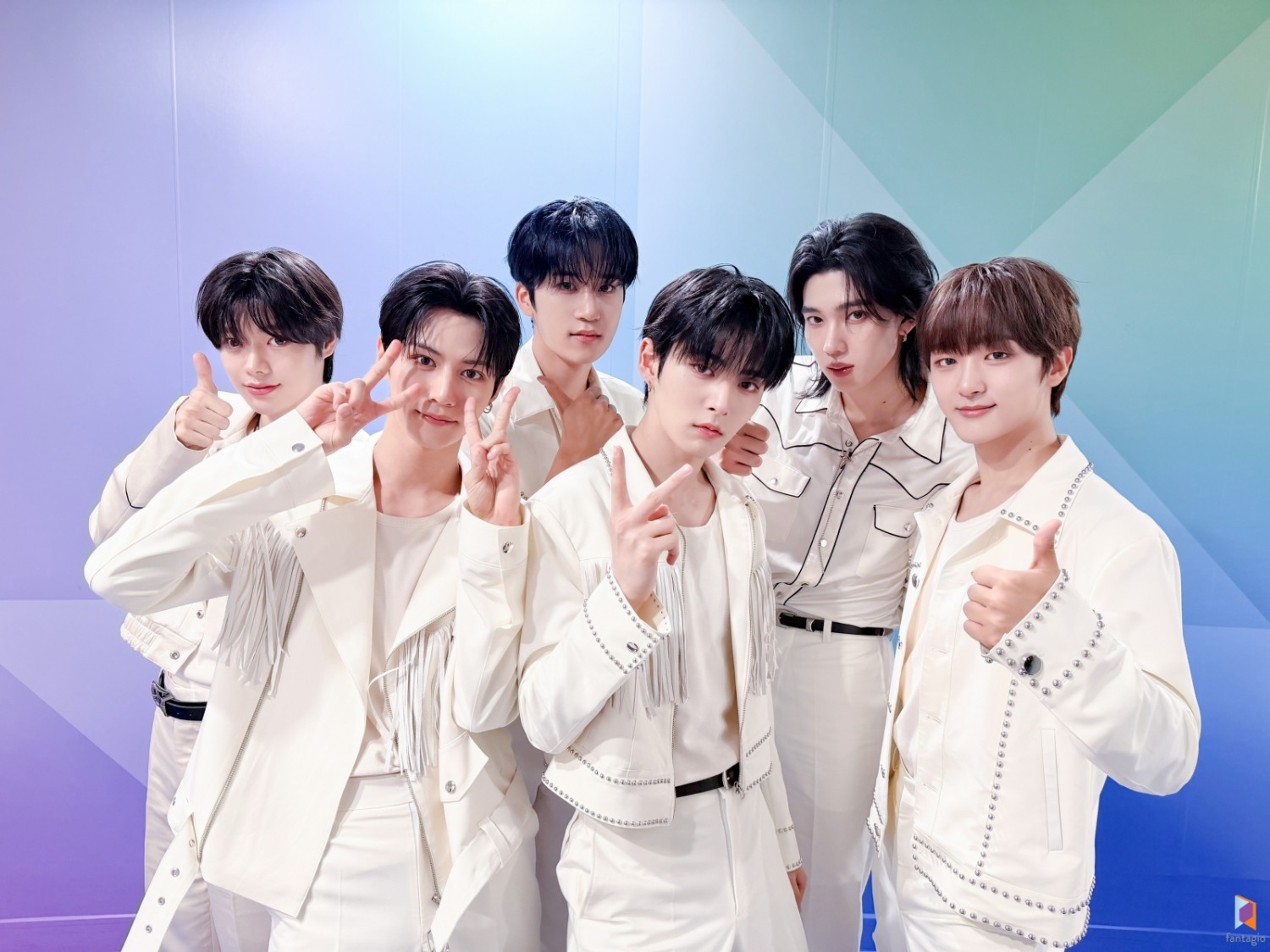 루네이트, ‘다크 섹시’ 정석 보여준 ‘Lost’…성숙해진 능력치+감정선 각인