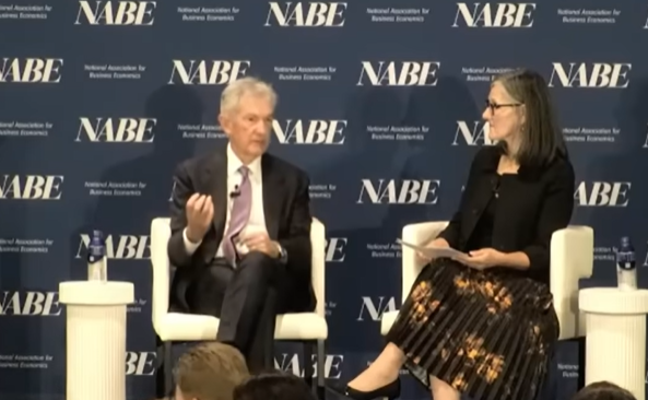 (상보) 파월 "몇 달 내 양적긴축 중단 시점 도래할 수도"