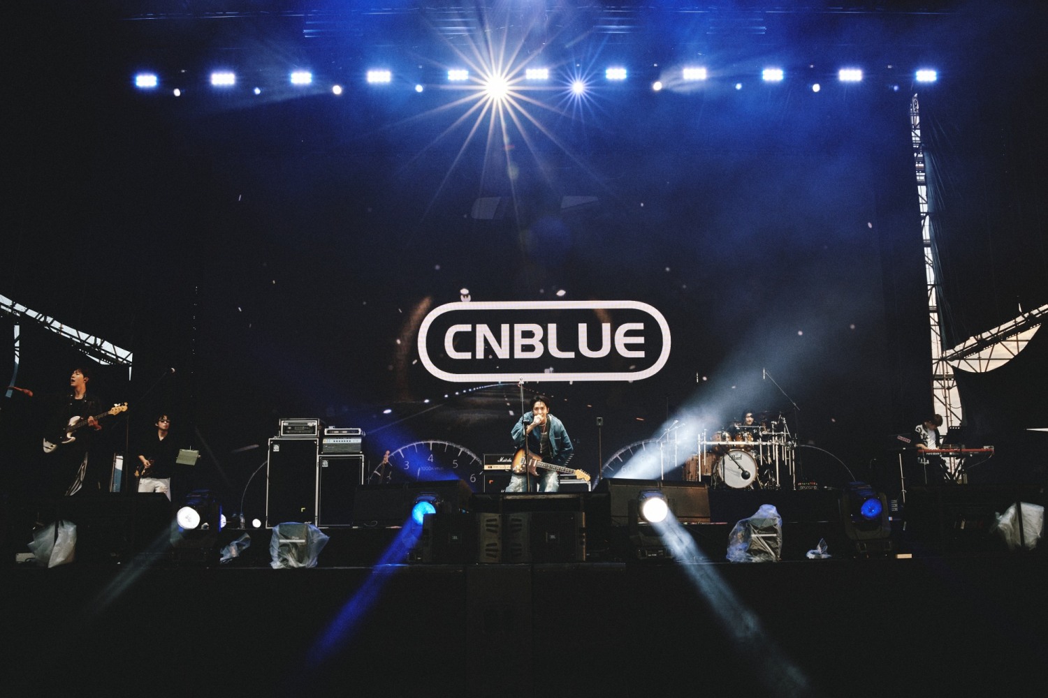 ‘공연 장인’ 씨엔블루, 페스티벌 섭외 0순위 밴드 입증…‘라이브+무대 매너+음악 스펙트럼’ 완벽 3박자