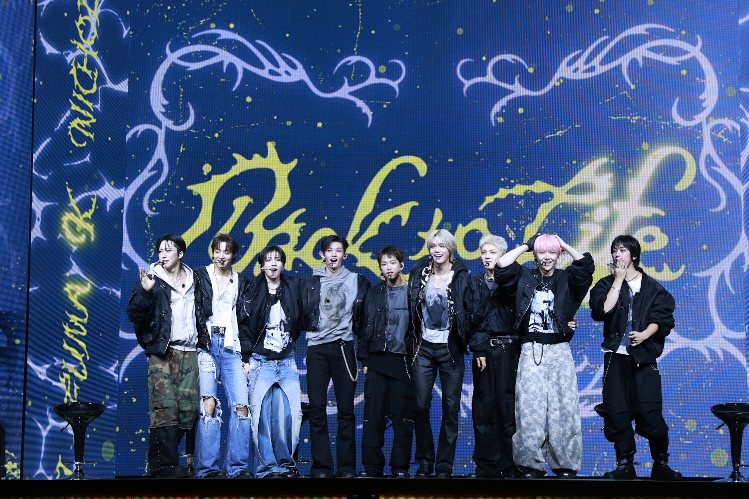 &TEAM, 韓 데뷔앨범 발매 첫날 113만 장 돌파…음반차트 1위 직행