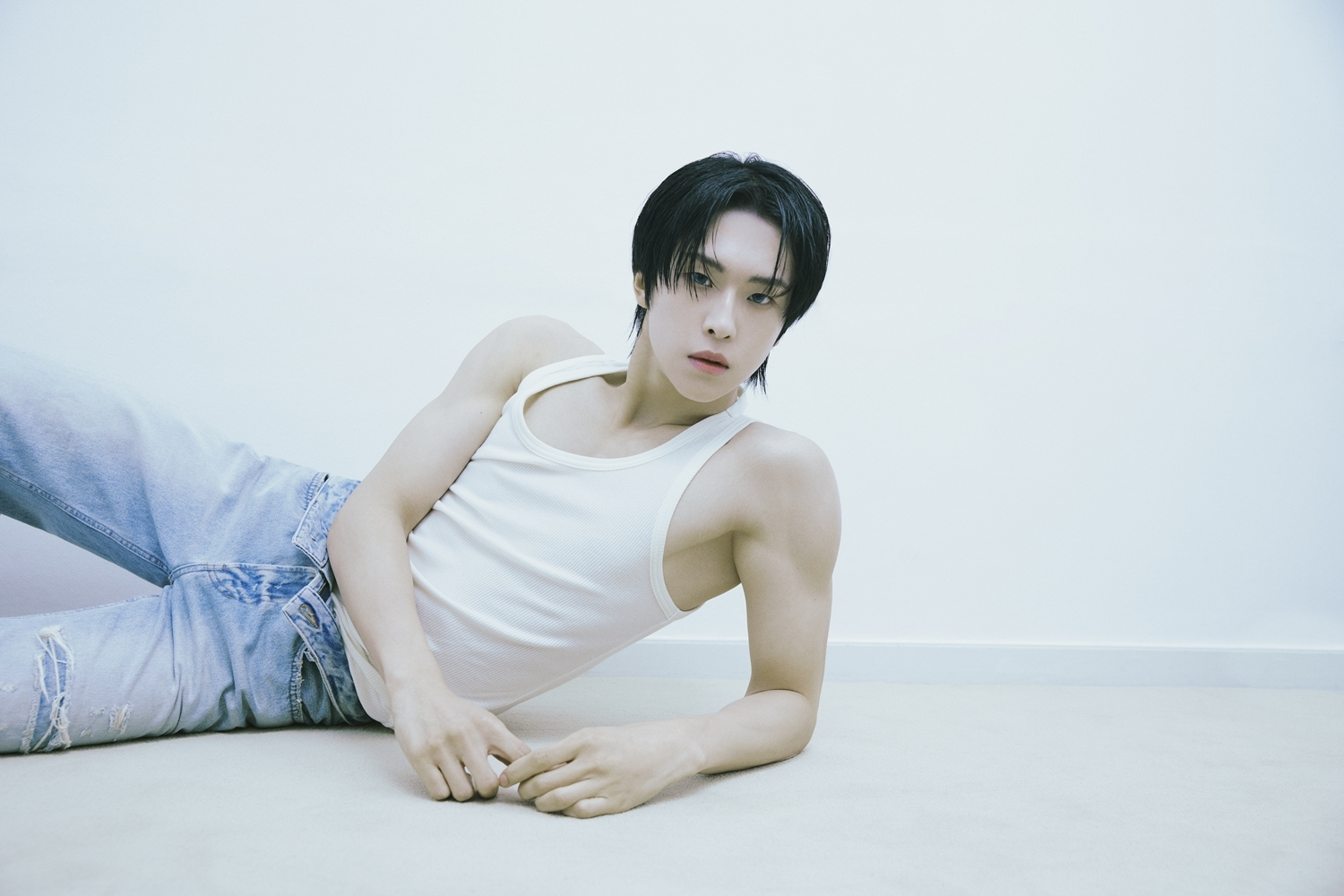 뉴비트 박민석, 미니 1집 개인 티저 영상+콘셉트 포토 공개…‘순수→다크’ 반전 콘셉트 소화력 '시선 강탈’