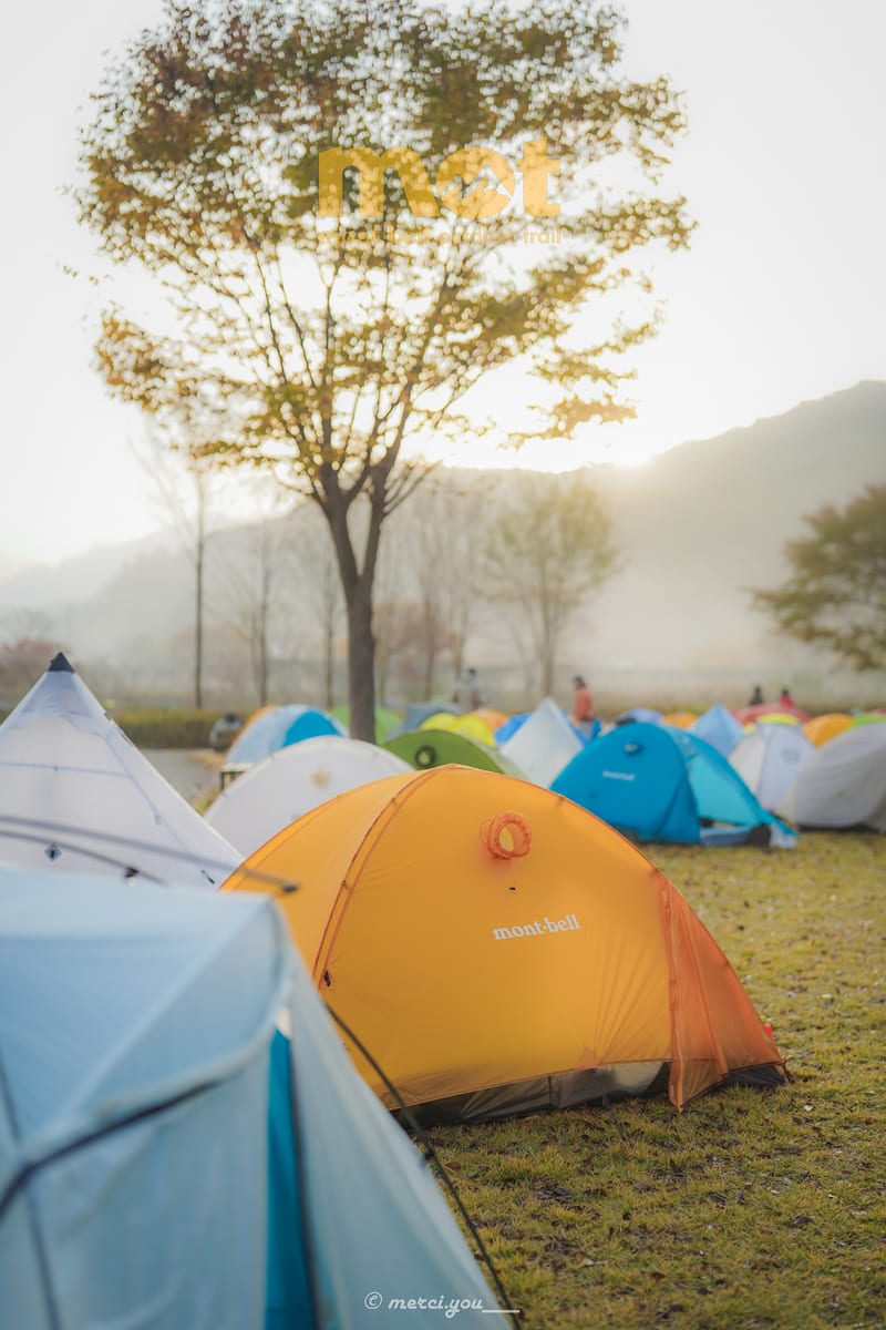 몽벨 텐트들로 가득찬 '2025 몽벨 아웃도어 트레일' 행사장. (제공= 몽벨)
