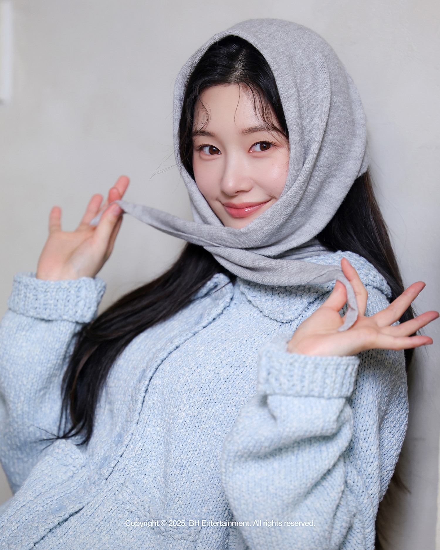 정채연, 따뜻함과 사랑스러움이 공존하는 광고 비하인드 컷 공개