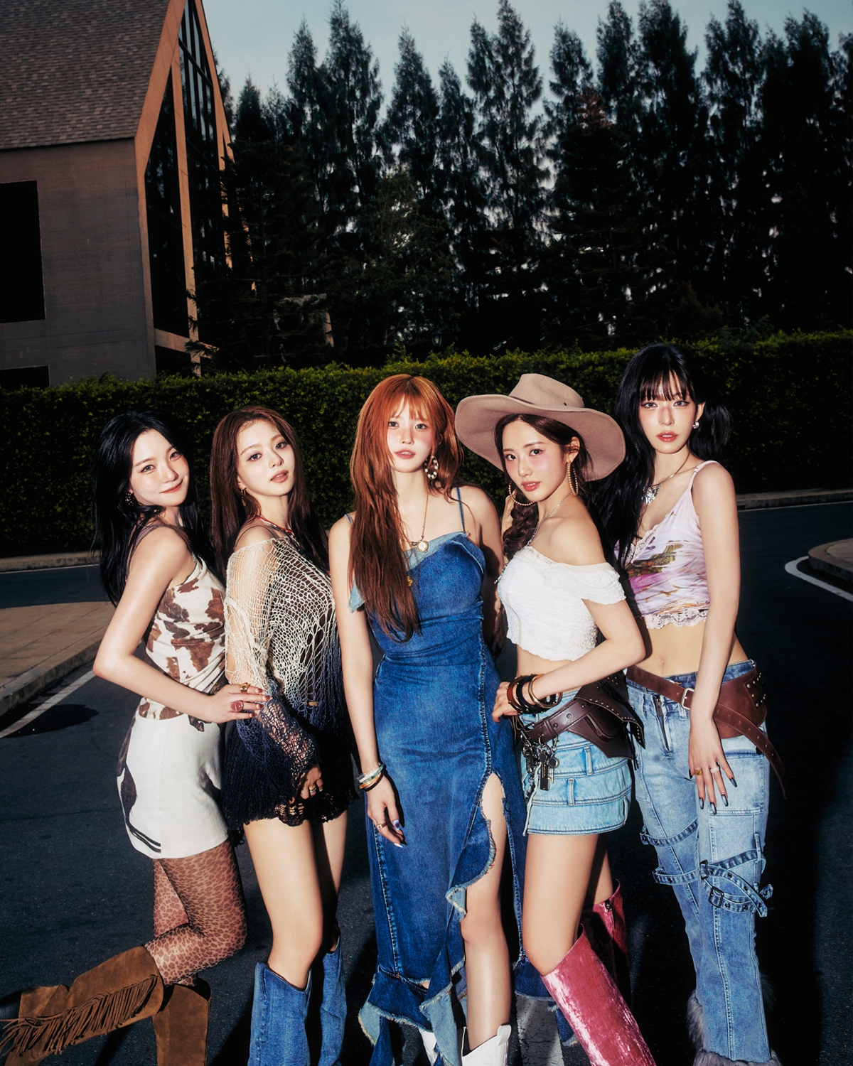 ‘열일 행보’ 프로미스나인, 캐럴로 컴백 확정…12월 신보 발매