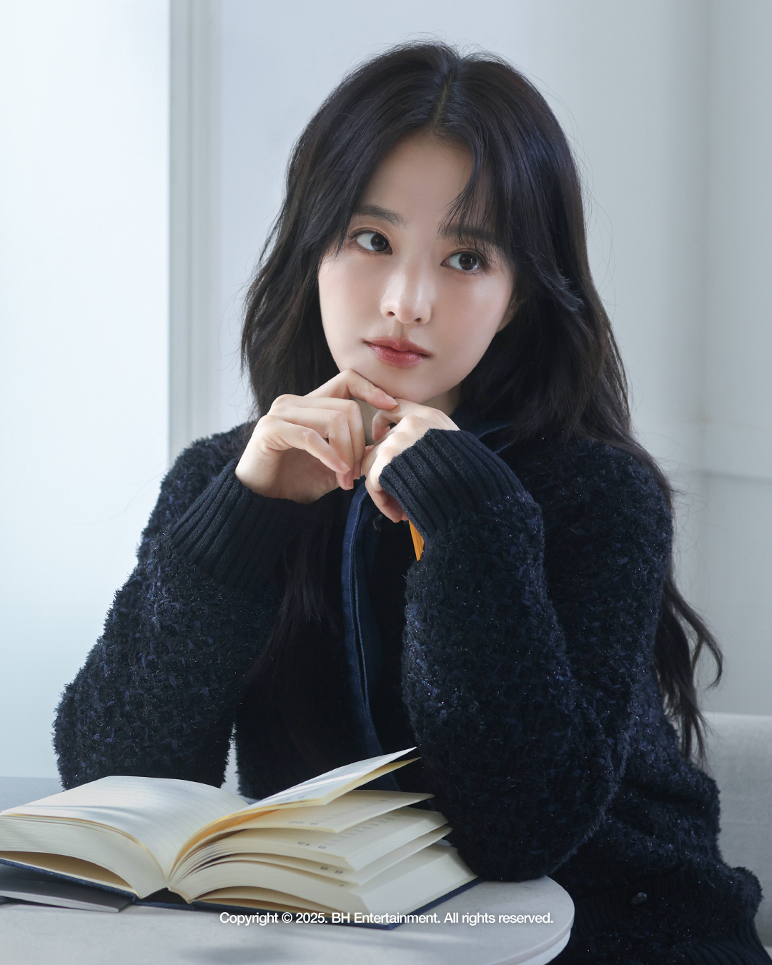 박보영, 광고 비하인드 컷 공개…포근한 미소로 완성한 따뜻한 겨울 감성