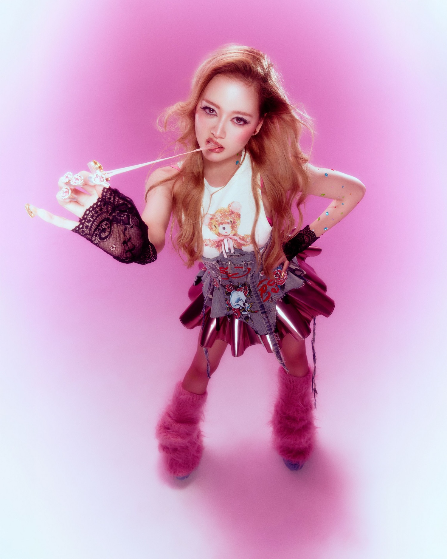 GIRLSET, 신곡 개인 포토 속 ‘Little Miss’의 키치한 매력 자랑