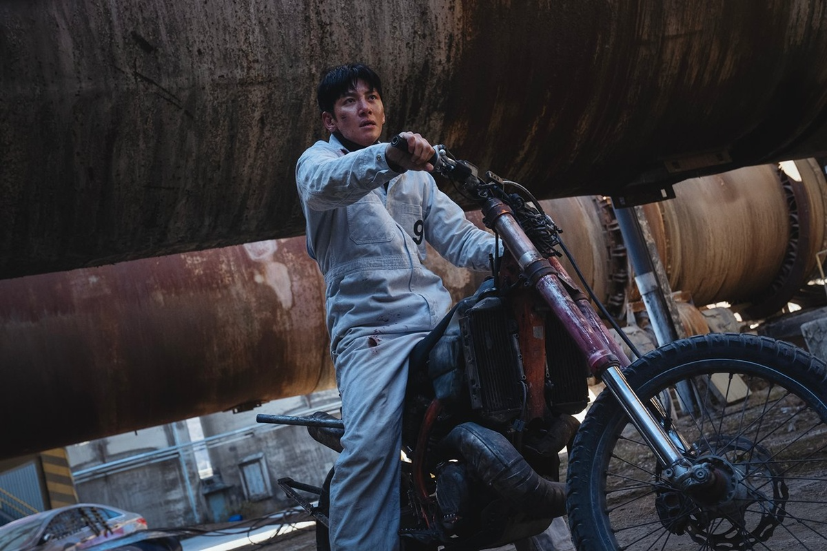 ‘조각도시’ 지창욱, 맨몸 액션→분노의 카체이싱·바이크 액션 ‘도파민 폭발’