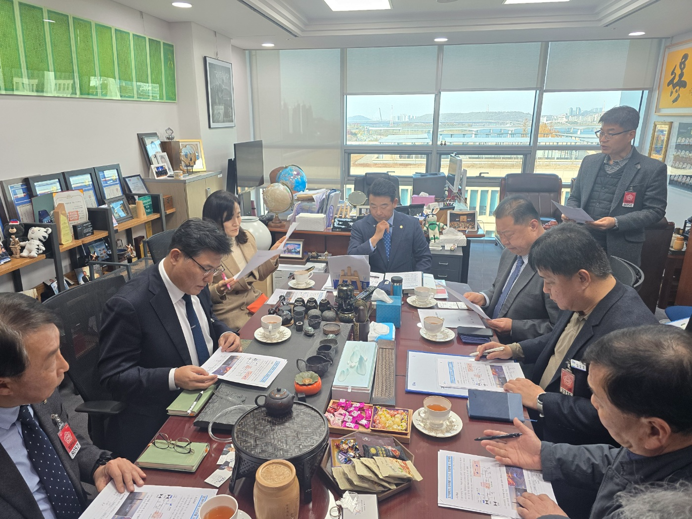 한국수자원공사 고위 관계자들과 향후 대책 논의