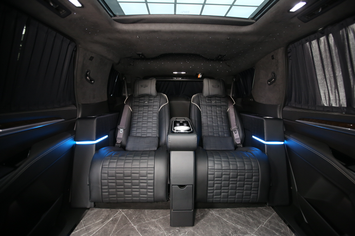 LM, 에스컬레이드 리무진 컨버전 출시… 고급 SUV 실내 한계 뛰어넘는 맞춤 설계