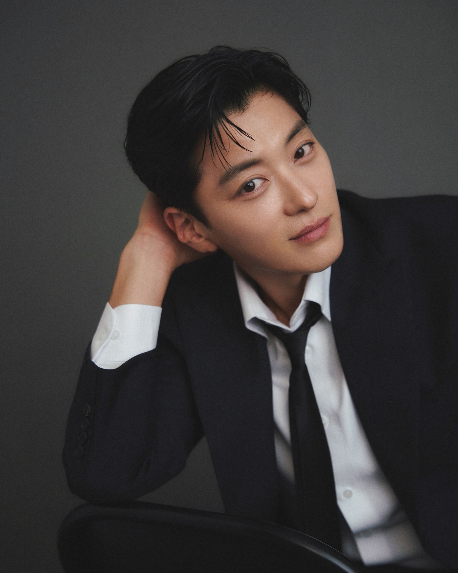 장승조, ‘클래식 섹시’ 부르는 새 프로필 공개