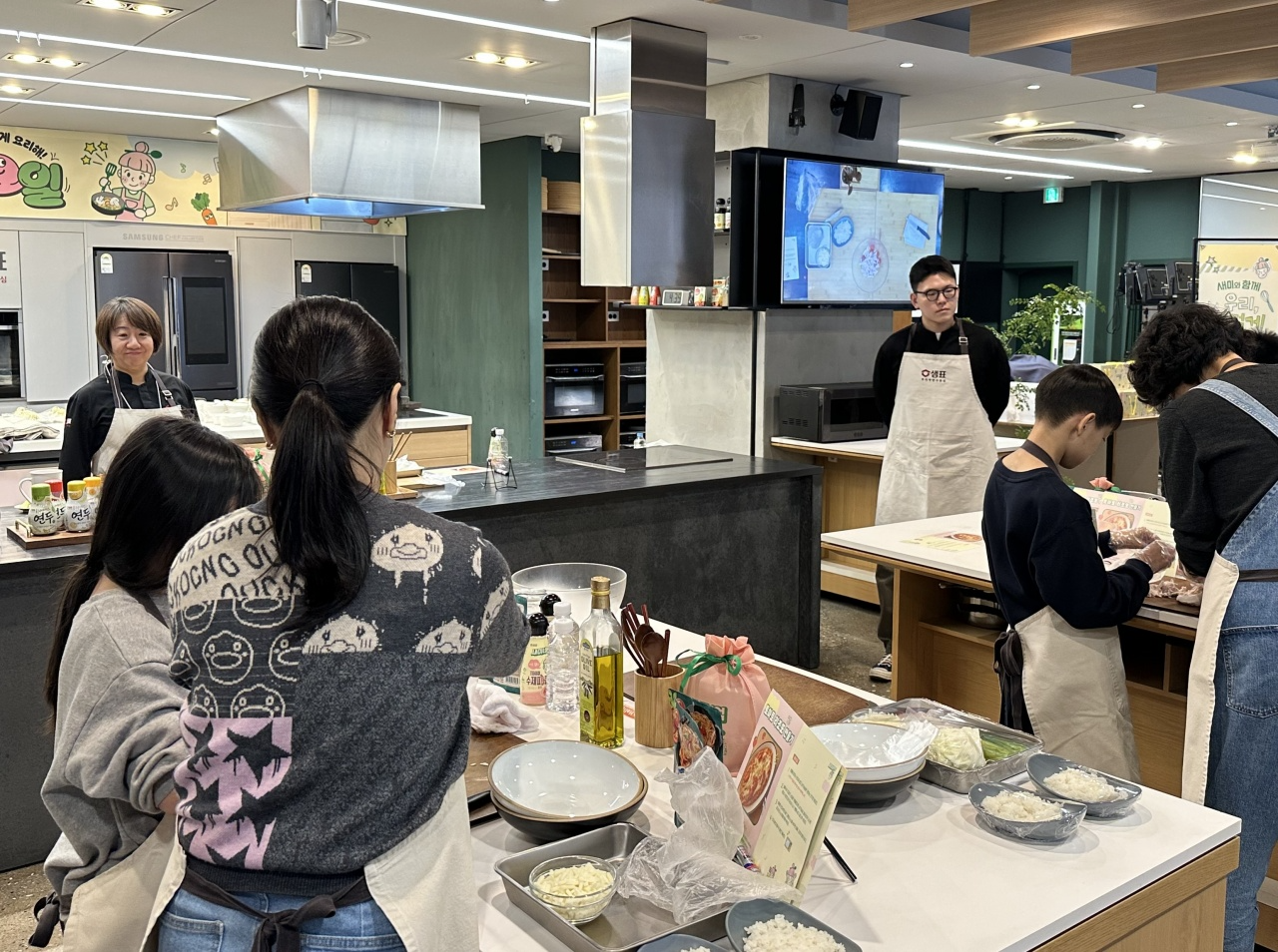 샘표, 교육 격차 해소 위한 학습지원 아동 대상 ‘즐요일’ 쿠킹클래스 운영