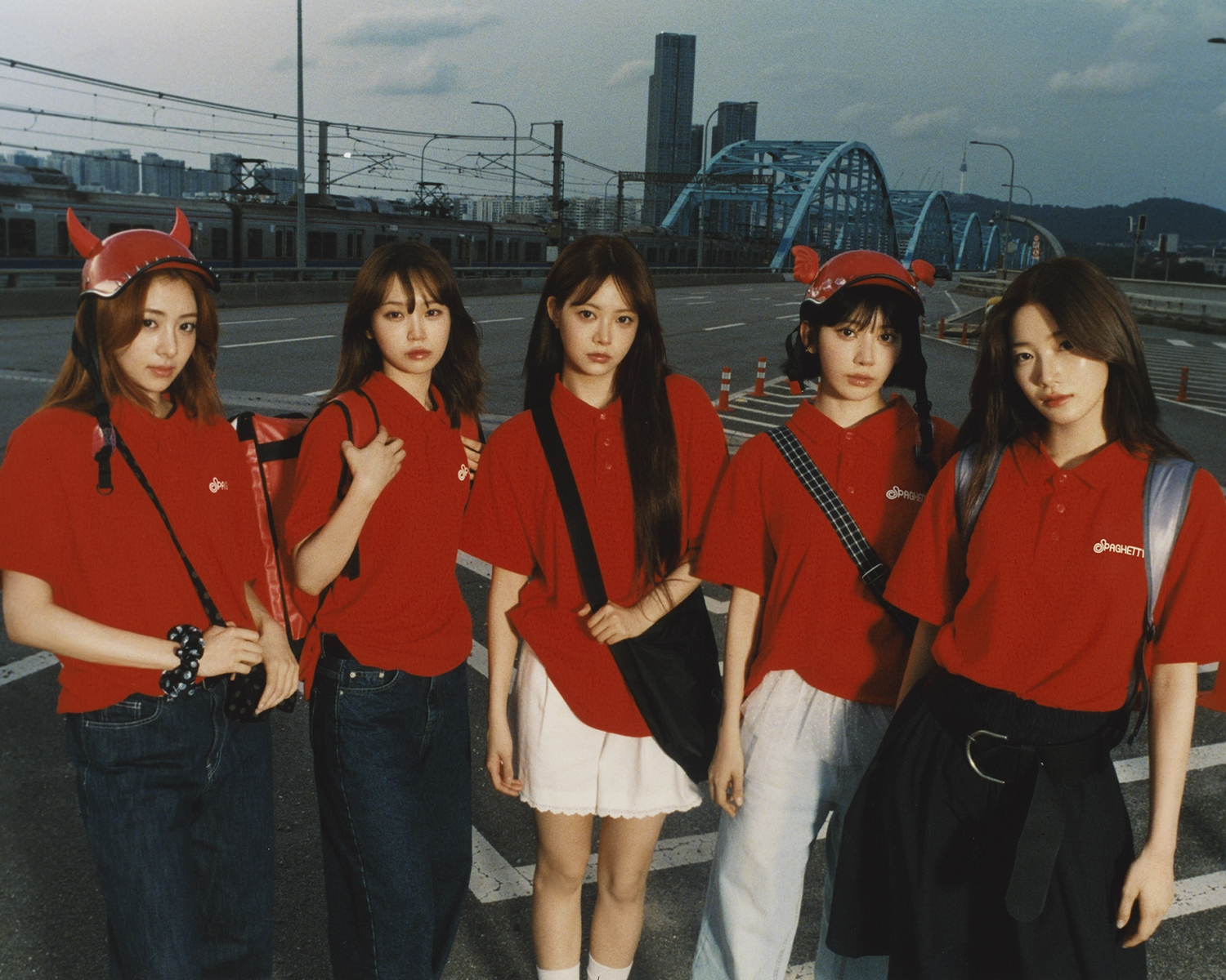 르세라핌 ‘SPAGHETTI’, 美 빌보드 글로벌 차트 5주 연속 차트인…‘전 세계 인기 자랑’