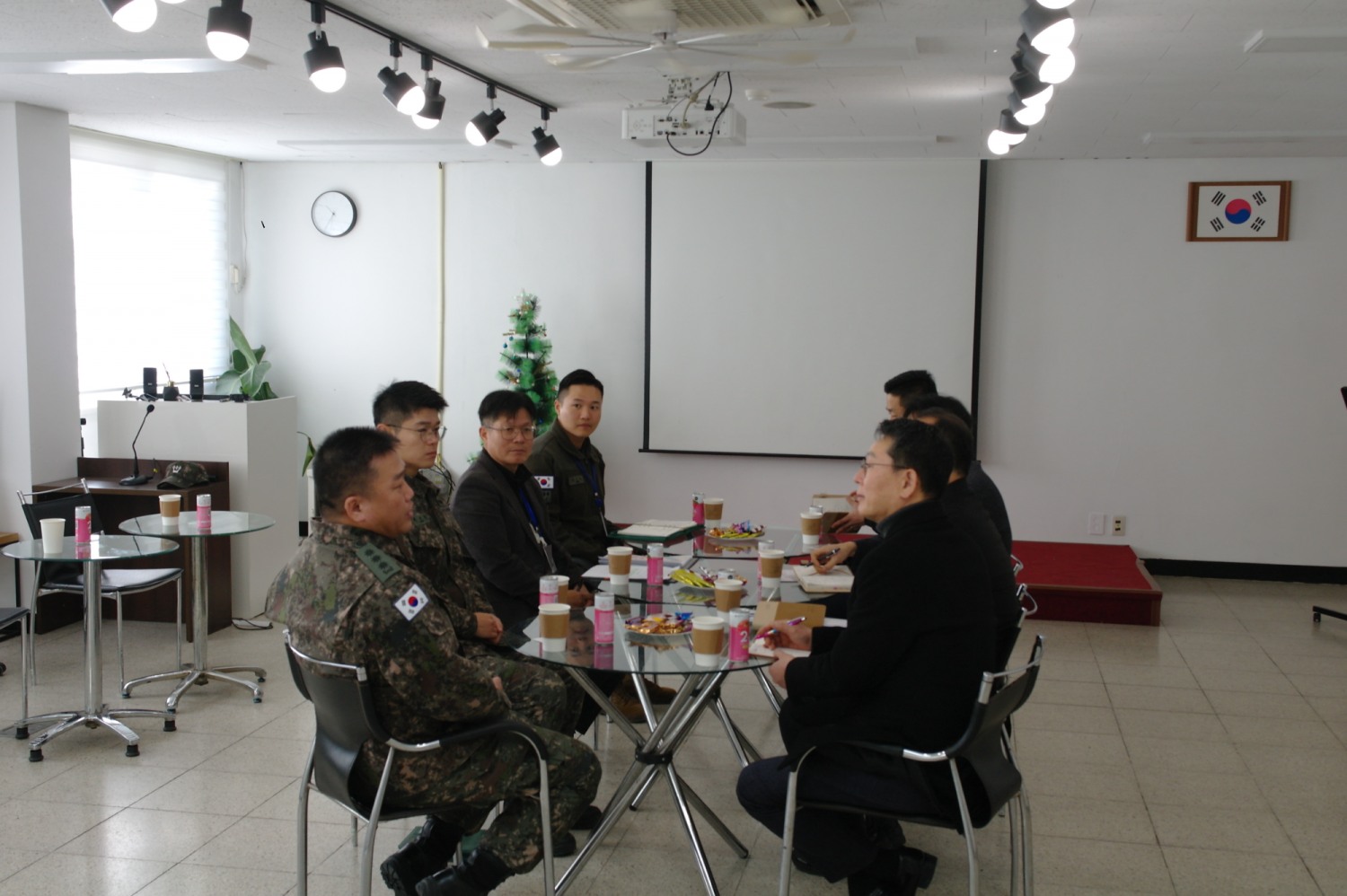 군부대와 헬기 소음 저감 조치 논의