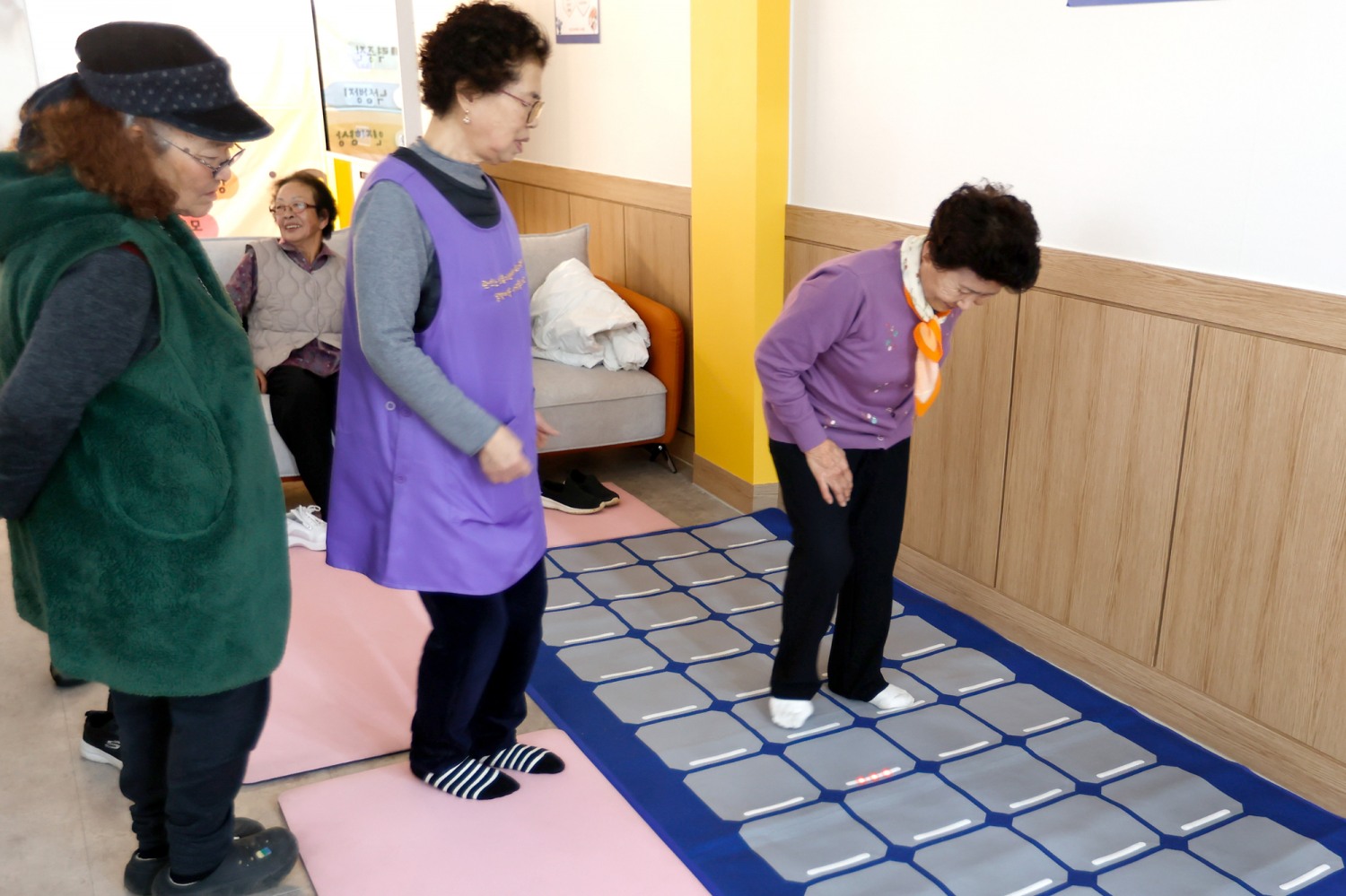 포천시 관인면 작은도서관에 개소한 ‘AI 사랑방’(경기도 제공)