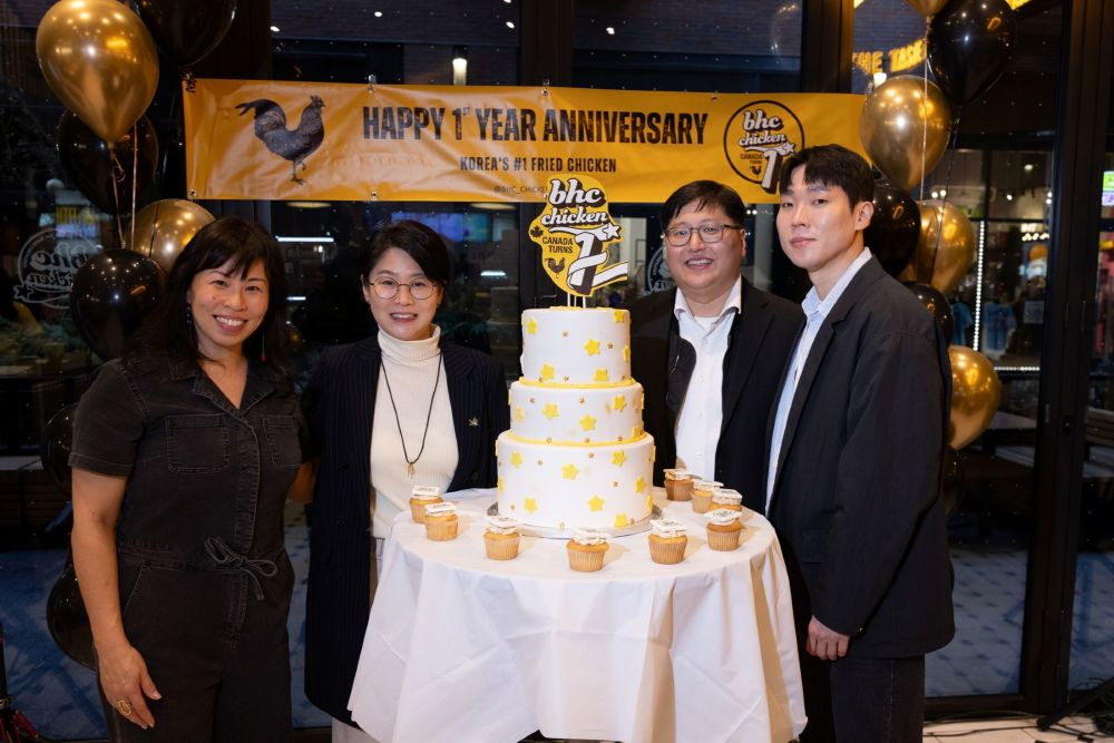 bhc, 캐나다 1호점 오픈 1주년 기념식