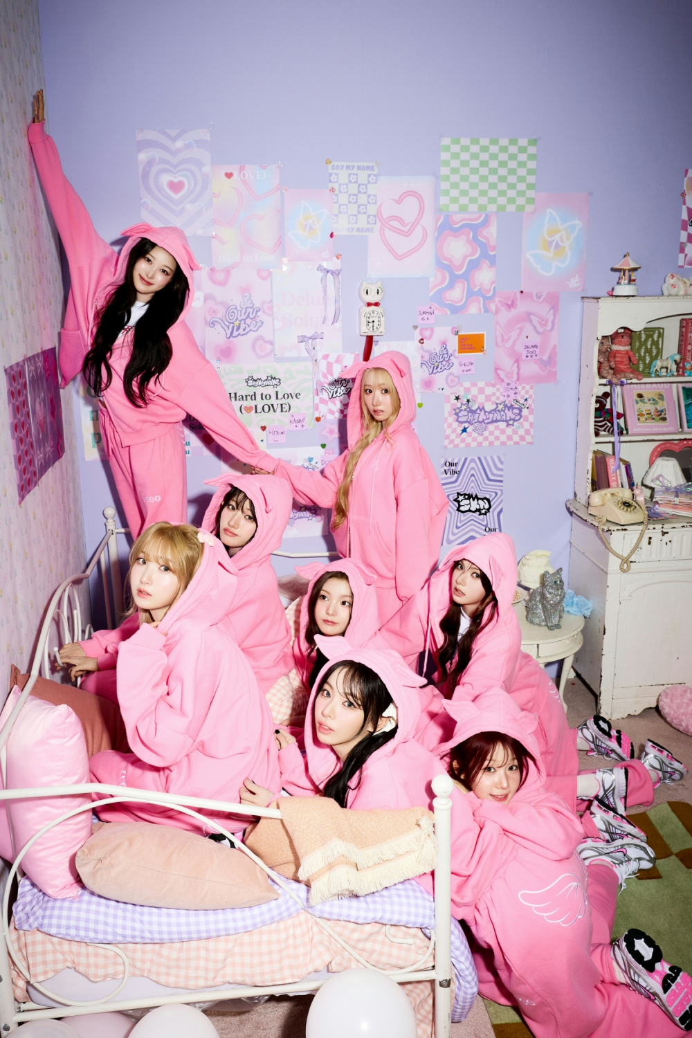 세이마이네임, 세 번째 EP '&Our Vibe‘ 단체 콘셉트 포토 공개…러블리함 MAX