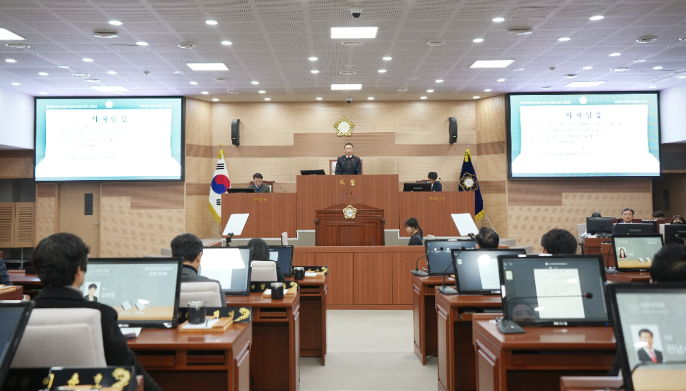 제263회 아산시의회 제2차 정례회 제3차 본회의를 끝으로 2025년 회기를 모두 마무리했다.