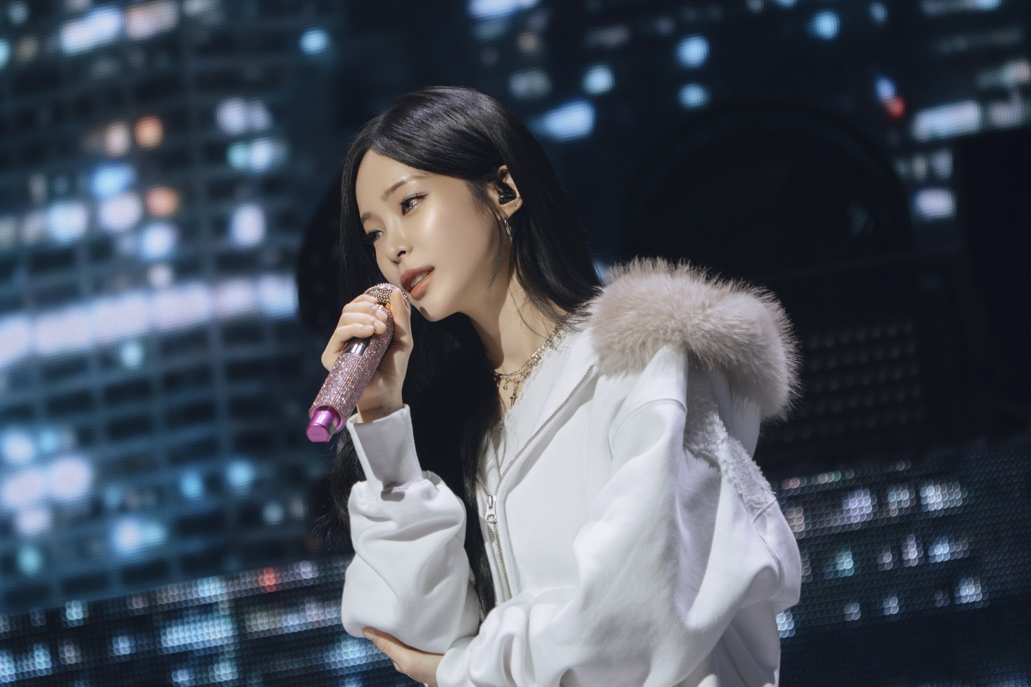 헤이즈, 2년 만의 연말 ‘귀호강’ 콘서트 성료…“한 해의 끝, 음악과 사랑으로 채울 수 있어 감사”