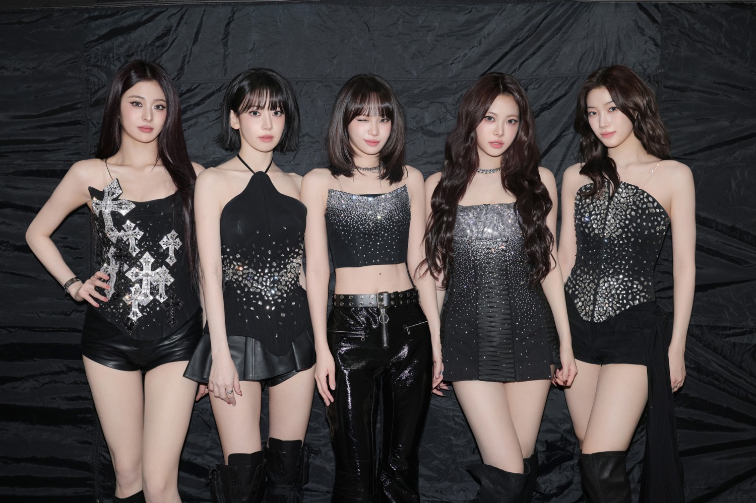 르세라핌, 美 ‘뉴 이어스 로킹 이브’ 기대감 고조…“많은 분들과 함께 한 해를 마무리하고 새해를 맞이할 수 있어 뜻깊어”