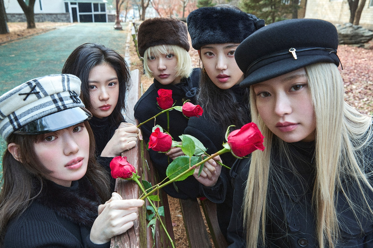 키키, 신보 첫 콘셉트 포토 공개…겨울 빈티지 무드 가득