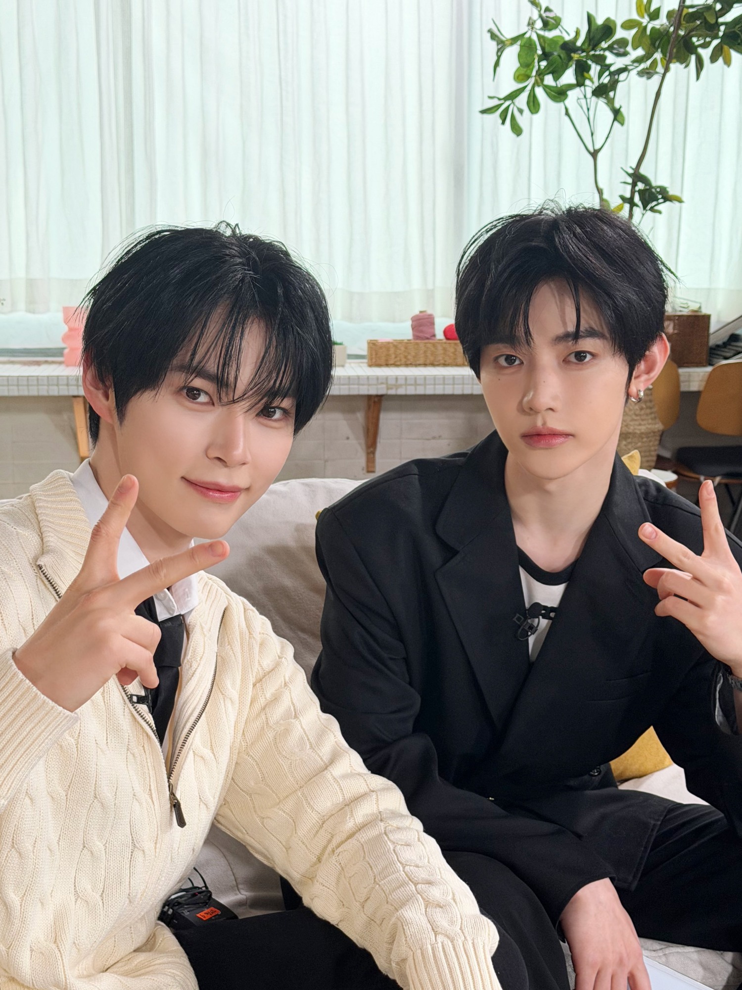 제로베이스원 성한빈X장하오, ‘환승연애4’ 게스트 출격…연애 서사 완벽 몰입