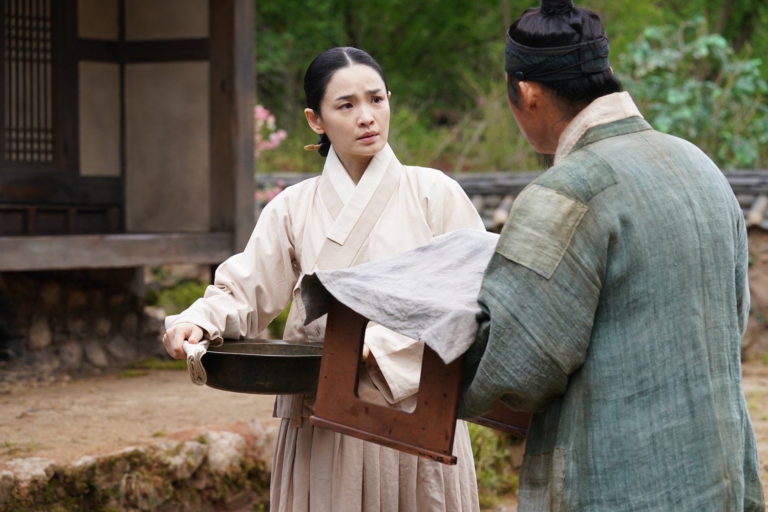 ‘왕과 사는 남자’ 전미도, 단종 보필하는 궁녀 매화로 변신…연기 인생 최초 사극 도전