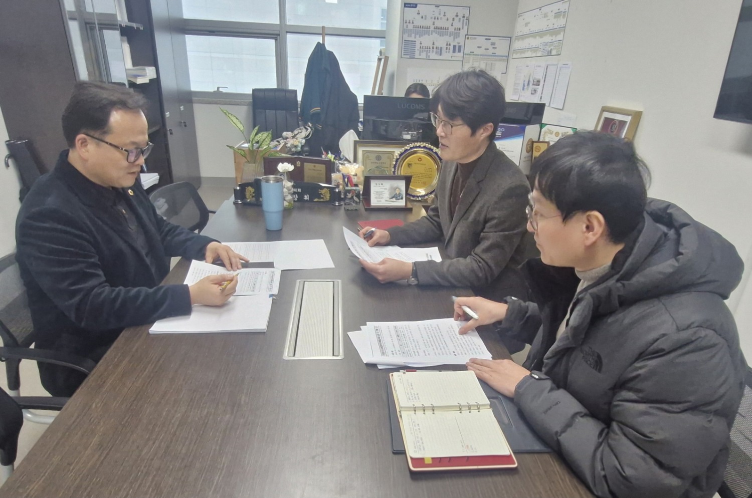 임창휘 경기도의원(왼쪽)