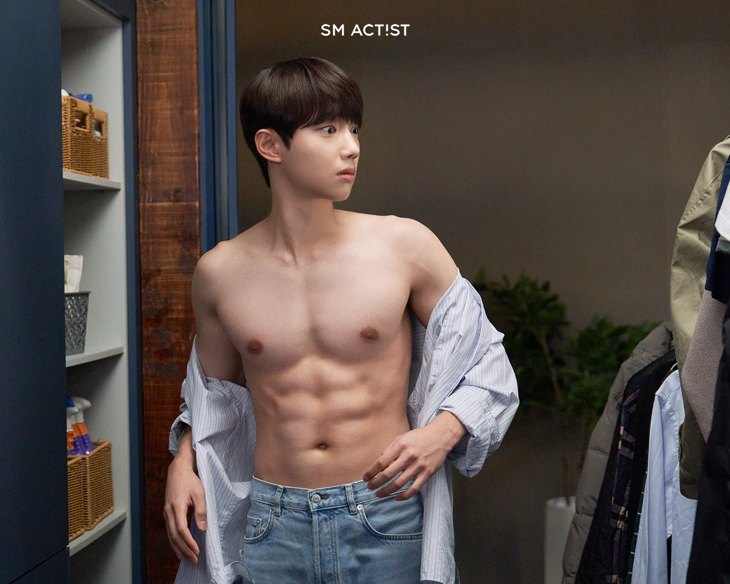 ‘스프링 피버’ 조준영, 선명히 빛나는 복근…반전 매력 선사