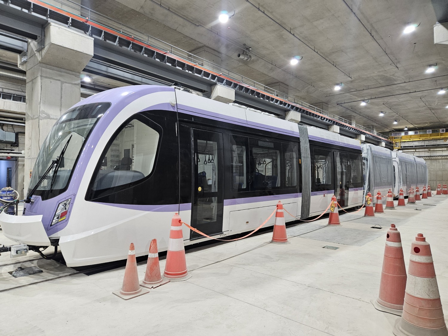 위례 차량기지에 입고된 위례선(트램) 차량