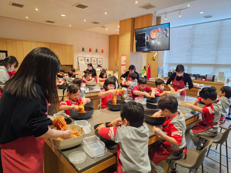 풀무원 뮤지엄김치간, 올해 8,500명 대상 무료 ‘김치학교’ 운영