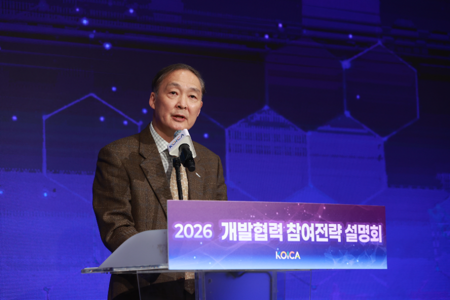 3일 서울 여의도 중소기업중앙회 KBIZ홀에서 코이카가 주최한 ‘2026 개발협력 참여전략 설명회’에서 장원삼 코이카 이사장이 개회사를 하고 있다.
